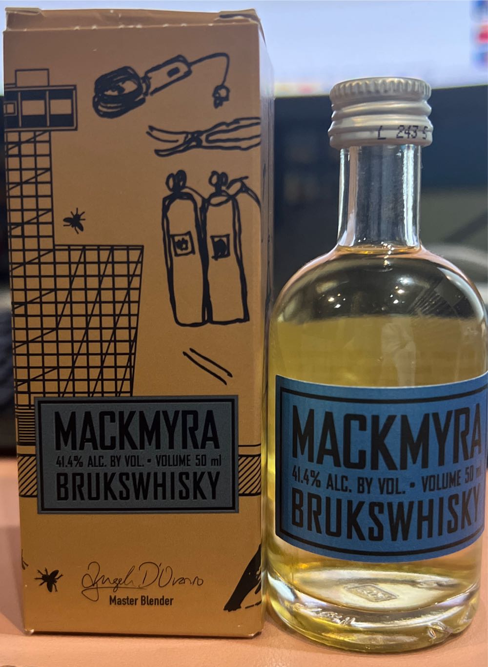 Mackmyra Brukswhisky - Mackmyra (700 mL) alcohol collectible [Barcode 7350029669010] - Main Image 3