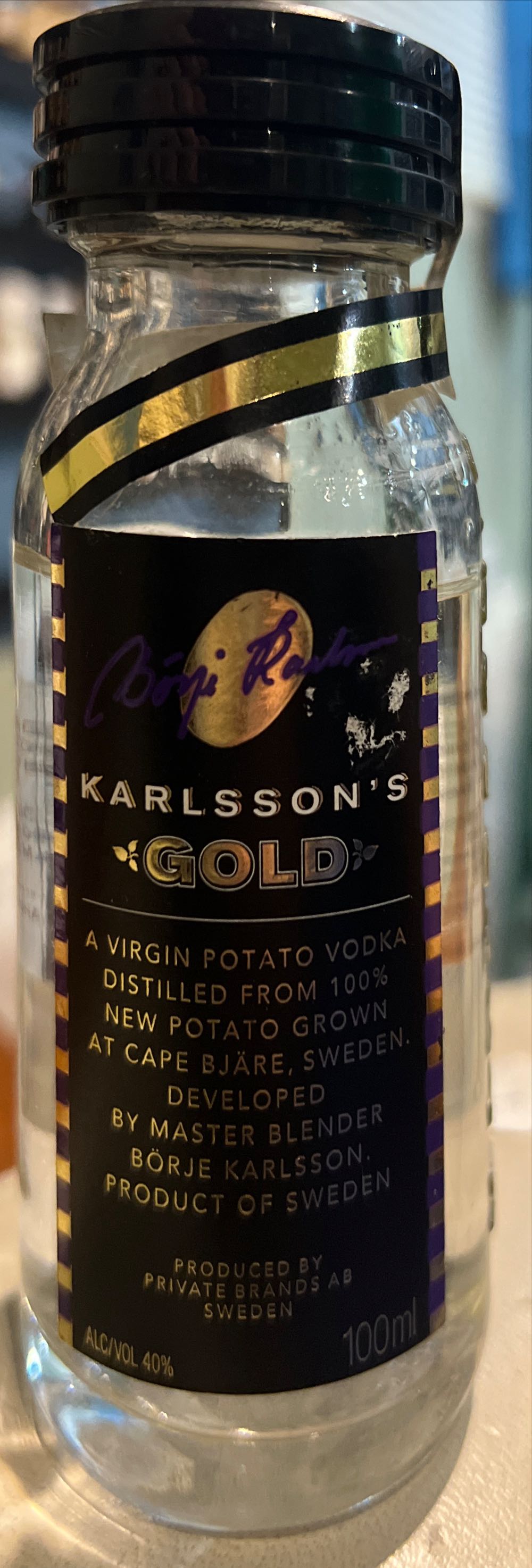Karlsson’s Gold - n/a (750 mL) alcohol collectible [Barcode 7350033170038] - Main Image 4