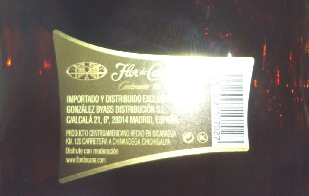 Flor de Cana Centenario 18 Anos - Compania Licorera de Nicaragua (700 mL) alcohol collectible [Barcode 7431008107027] - Main Image 2