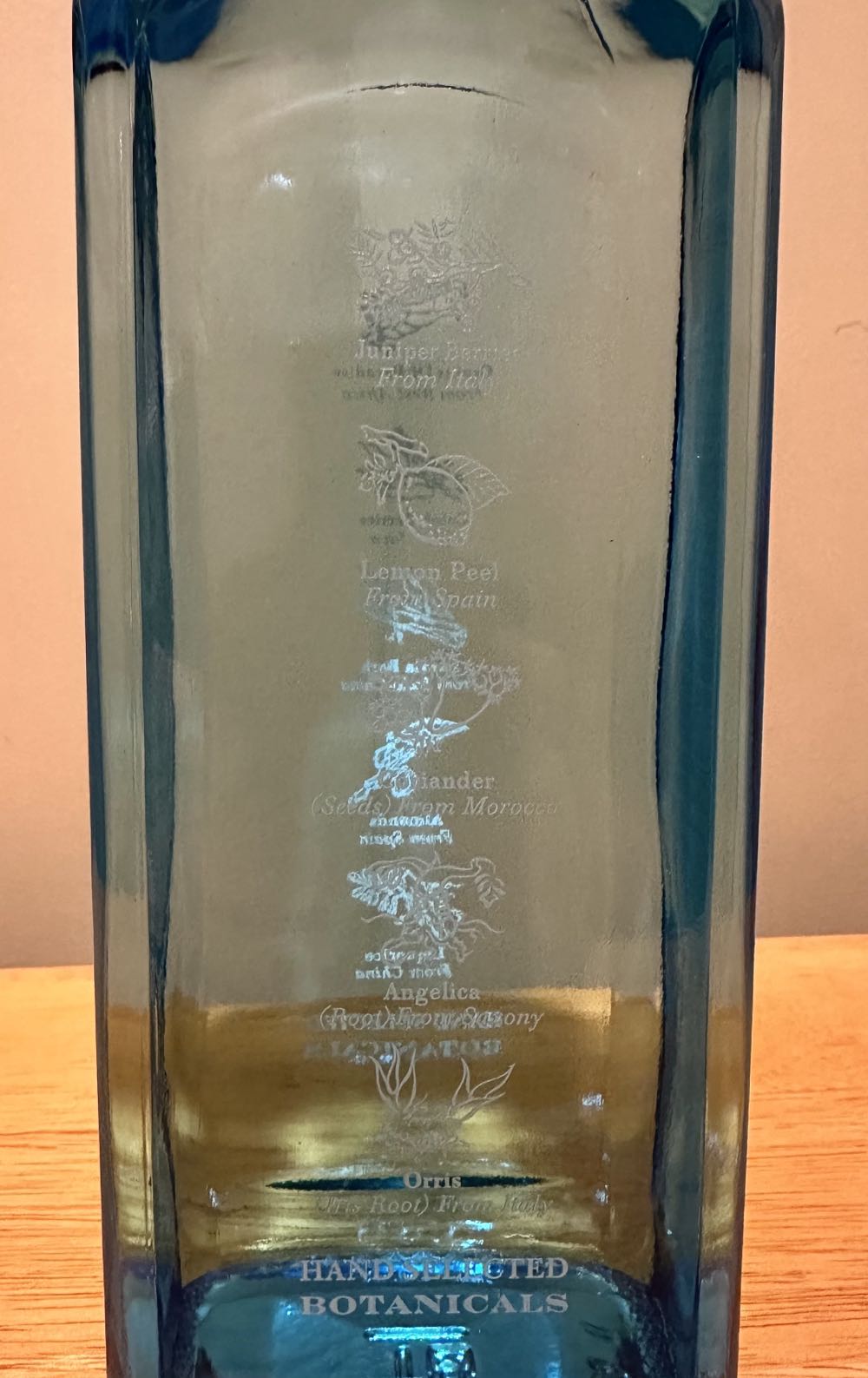 Bombay Sapphire London Dry Gin - Bombay Spirits Company (1L) alcohol collectible [Barcode 080480301019] - Main Image 4