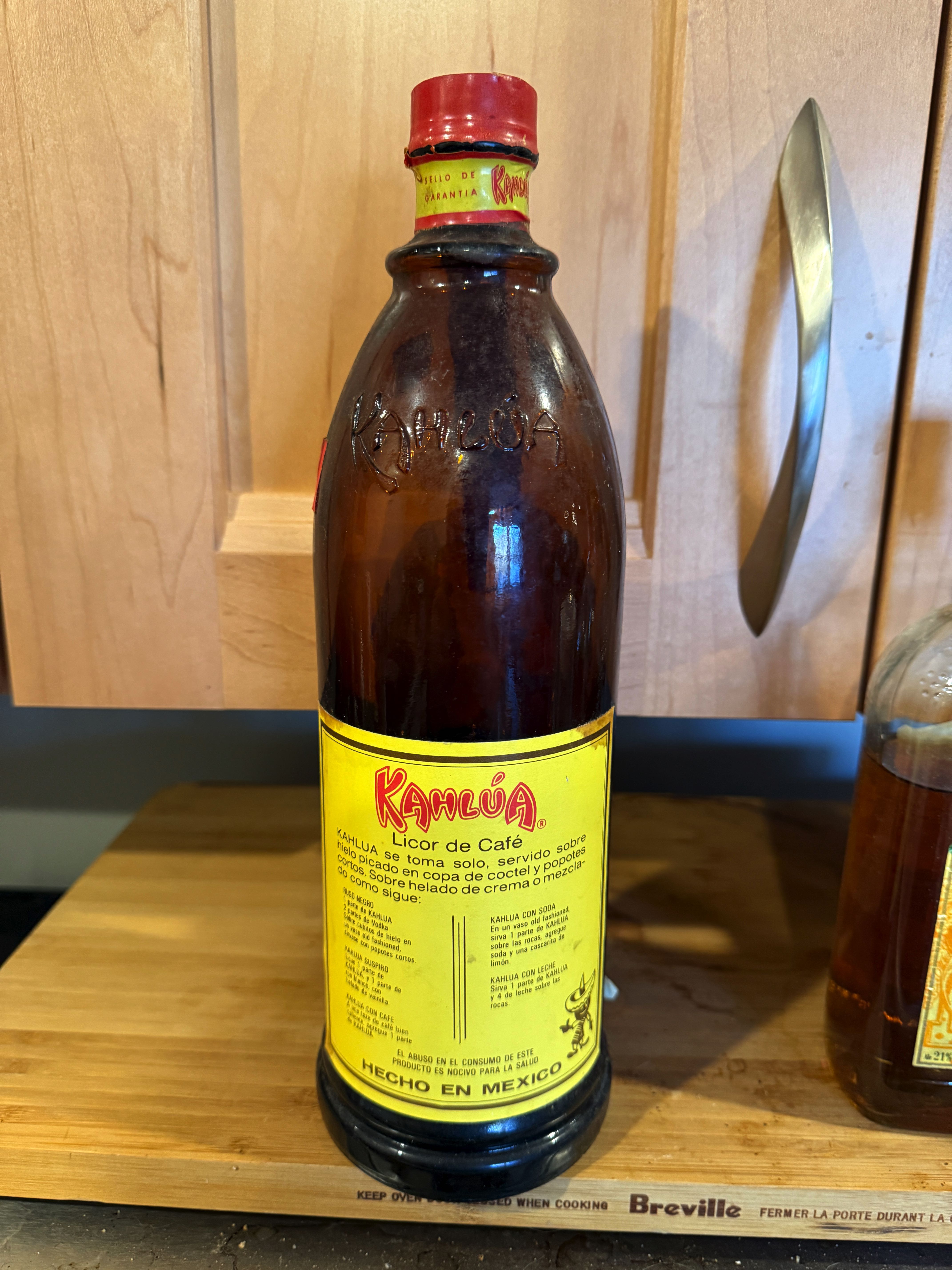 Kahlua - Hecho En Mexico (750 mL) alcohol collectible [Barcode 7610594454399] - Main Image 2