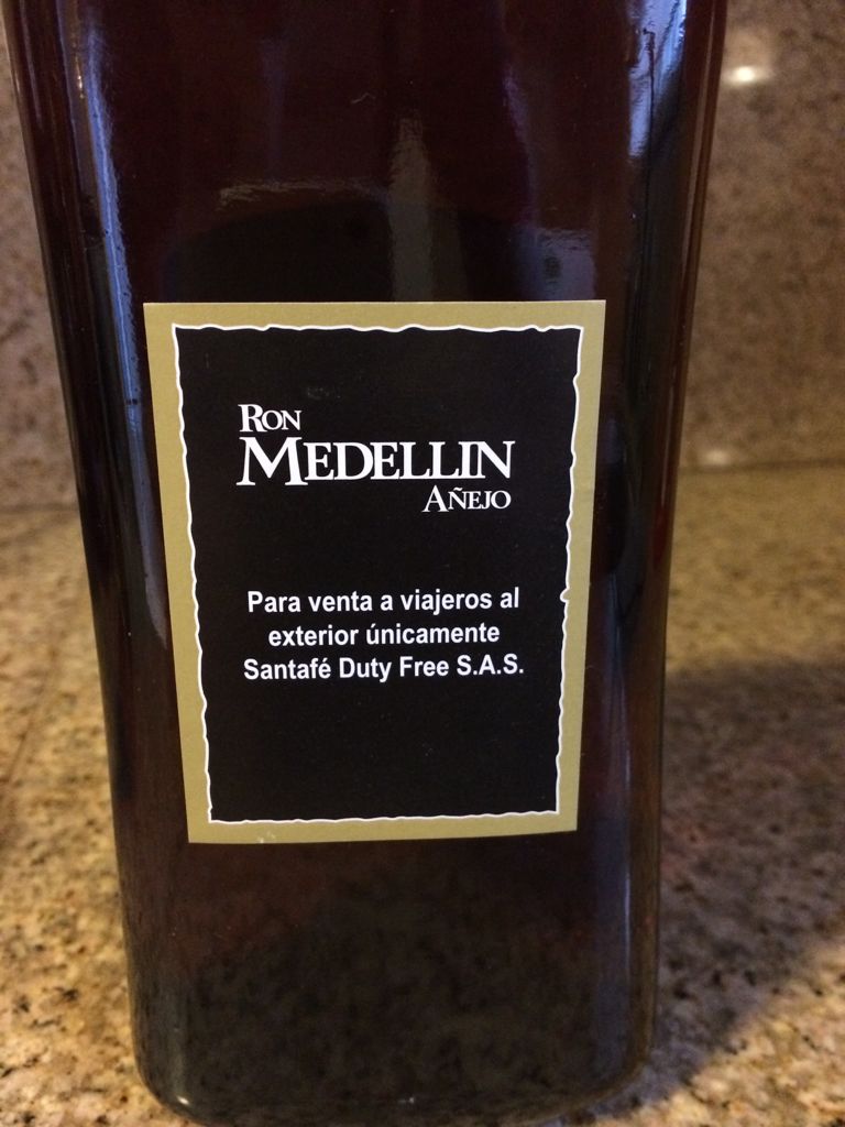 Rum Medellin Añejo - Rum (1000 mL) alcohol collectible [Barcode 7702049100620] - Main Image 2