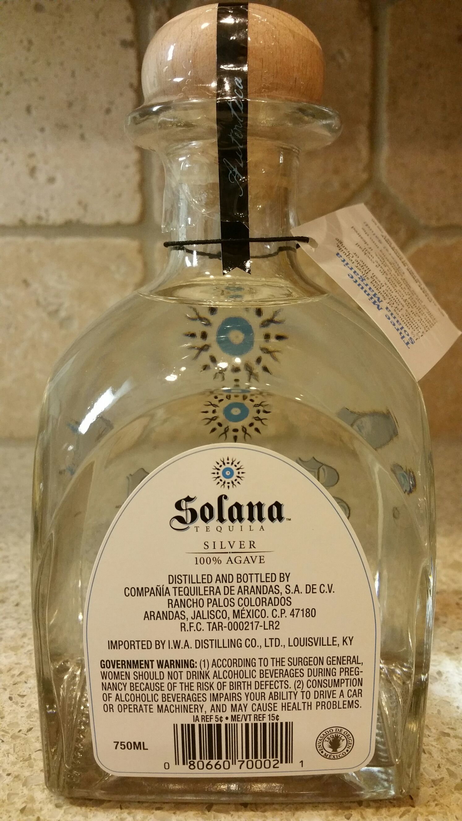 Solana Silver Tequila - Compania Tequilera de Arandas, S.A. de C.V. (750 mL) alcohol collectible [Barcode 080660700021] - Main Image 2