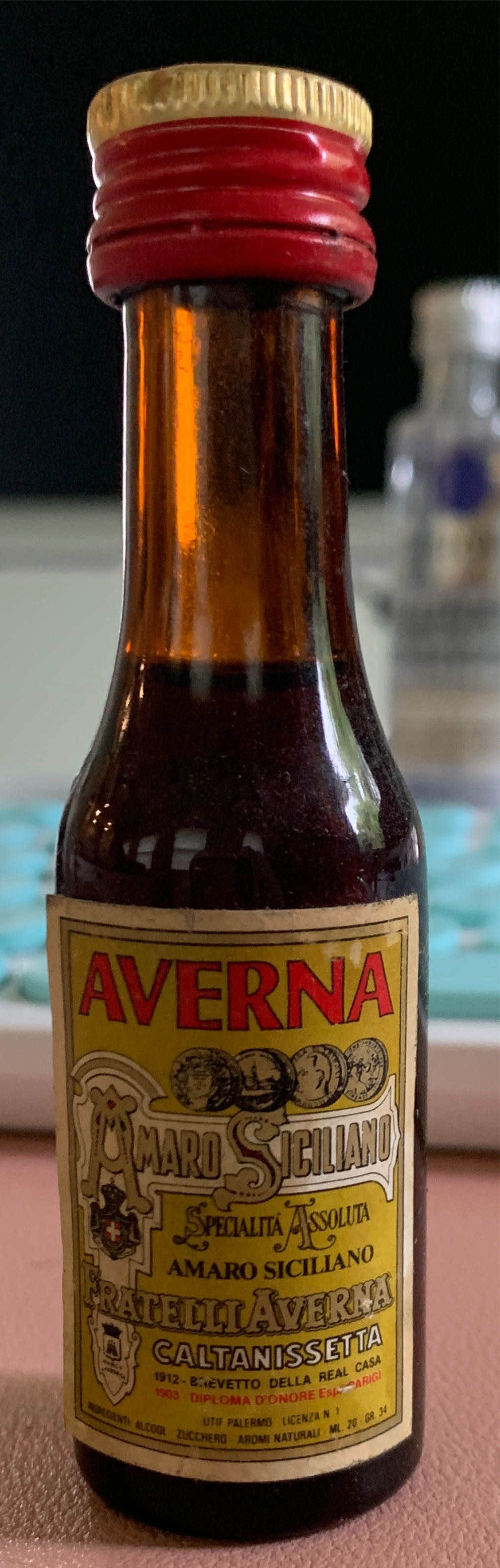 Averna Amaro  - Fratelli Averna SPA (1L) alcohol collectible [Barcode 8000400203799] - Main Image 2