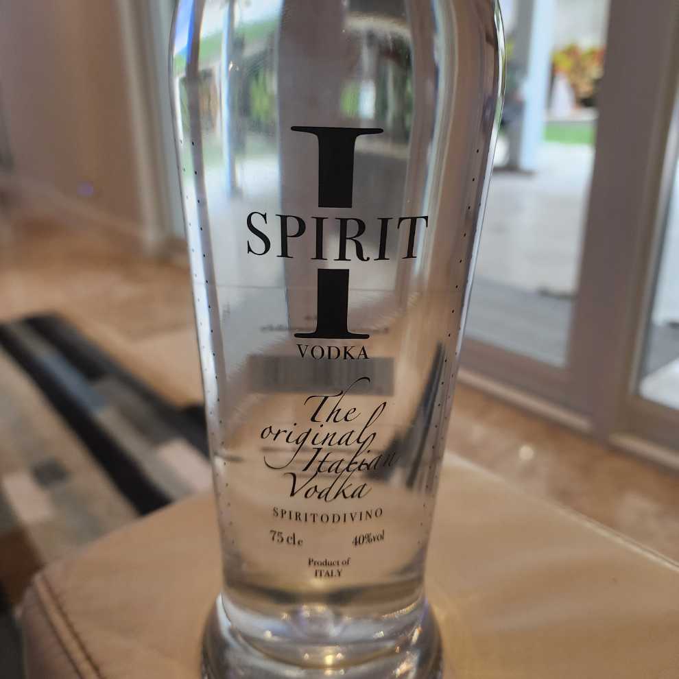 I Spirit - n/a (750 mL) alcohol collectible [Barcode 8009663088730] - Main Image 2