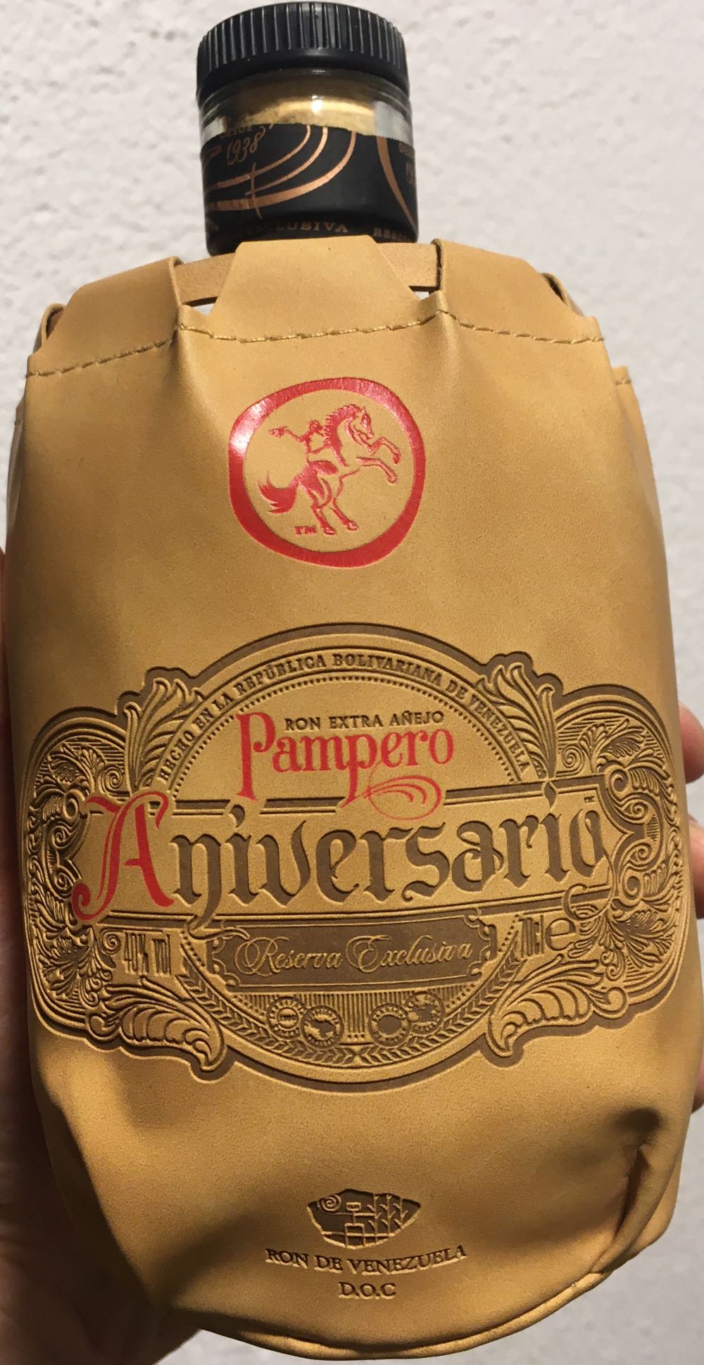 Pampero Aniversario Extra Anejo - Quinta Crespo (700 mL) alcohol collectible [Barcode 8028286000325] - Main Image 3