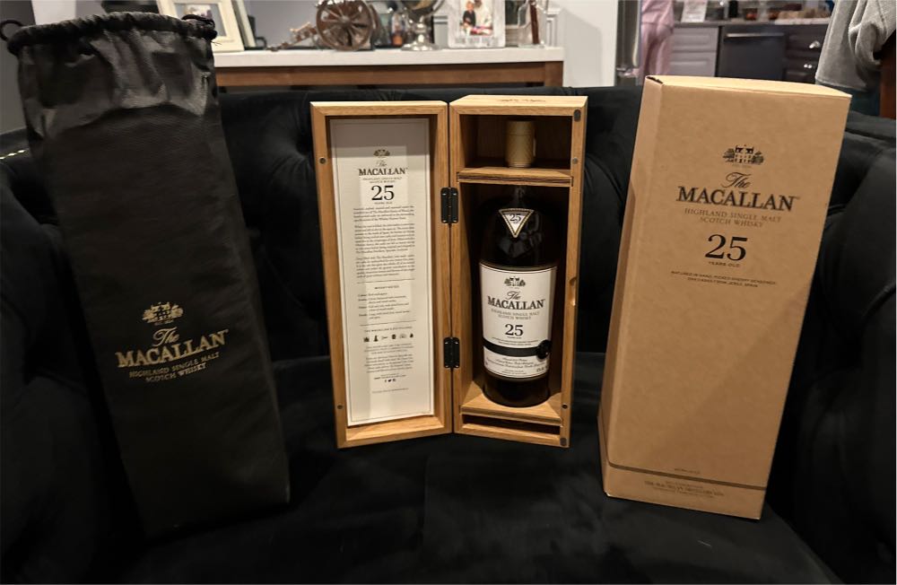 Macallan 25 Year Scotch - Macallan Distillery (750 mL) alcohol collectible [Barcode 812066020607] - Main Image 4