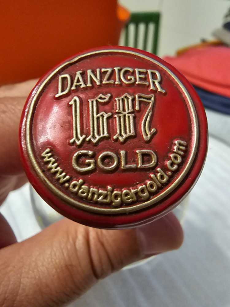 Danziger Gold Vodka - Danziger (750 mL) alcohol collectible [Barcode 816511699035] - Main Image 4