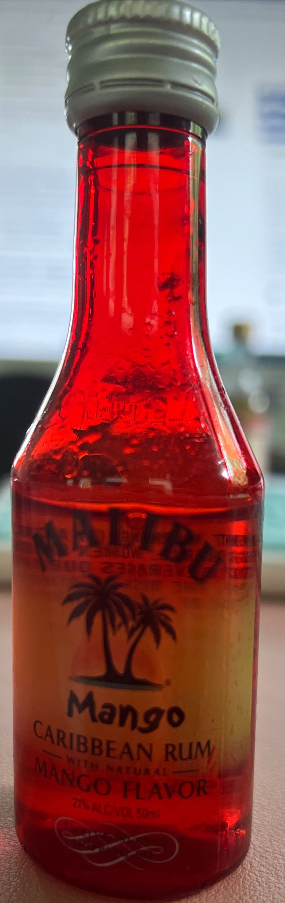 Malibu - Mango - Malibu (1L) alcohol collectible [Barcode 8410024700169] - Main Image 2