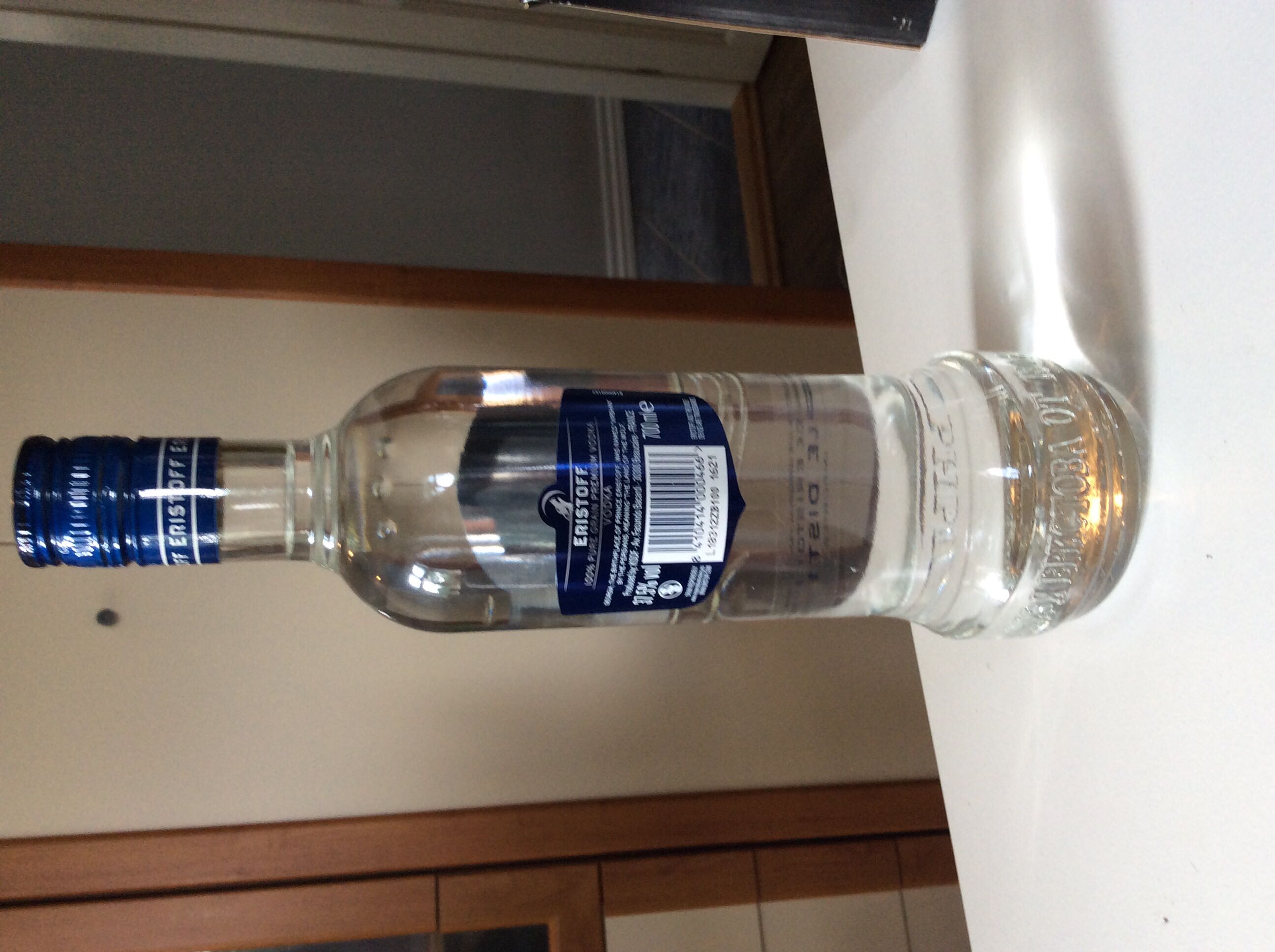 Eristoff Vodka - Bacardi Dominicana- SA (700mL) alcohol collectible [Barcode 8410414000466] - Main Image 2