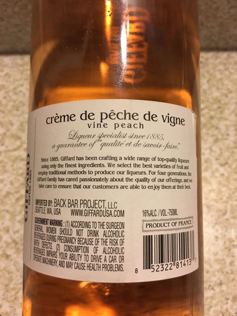 Gifford Péche de Vigne - Giffard (750 mL) alcohol collectible [Barcode 852322814137] - Main Image 2