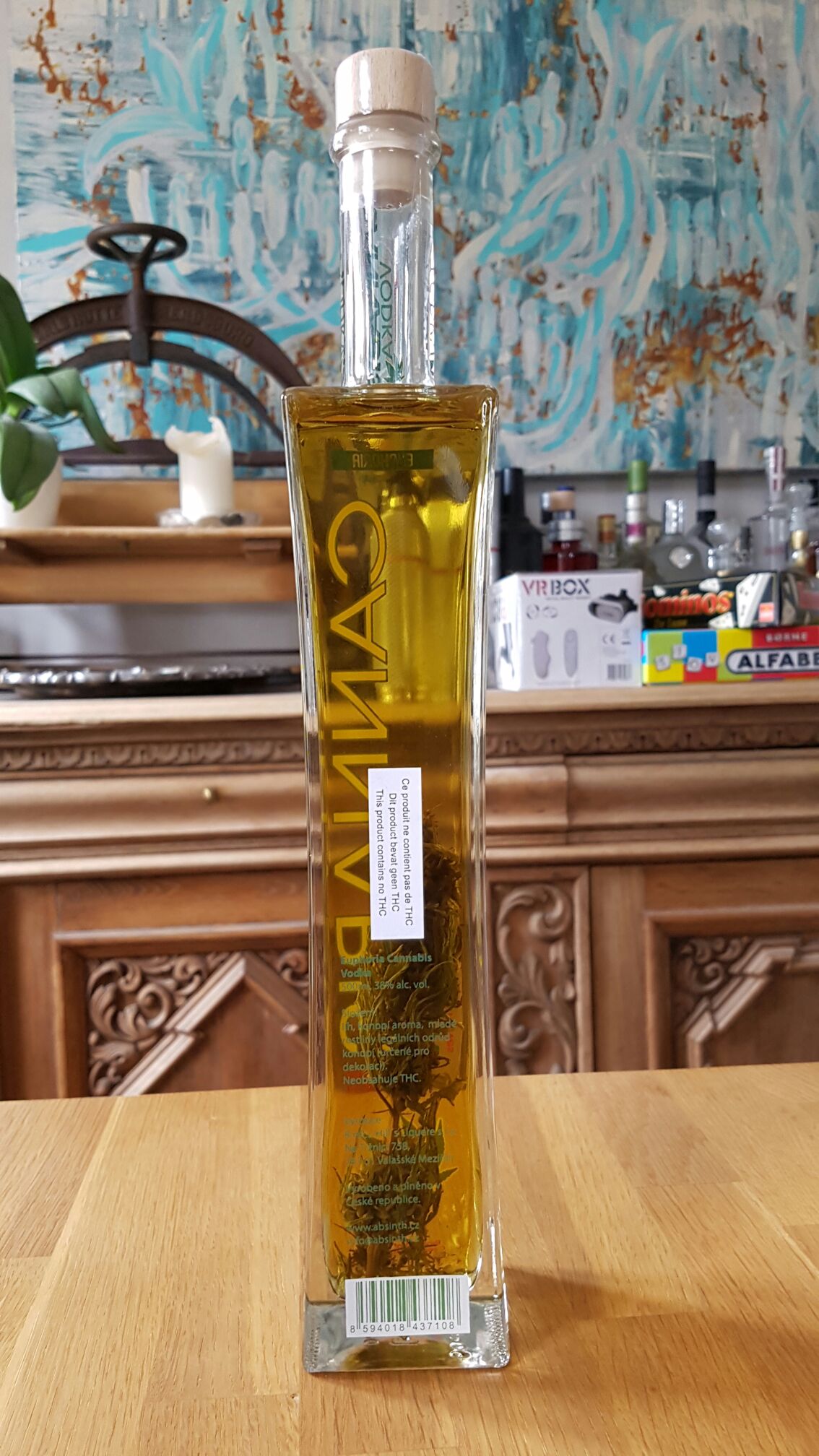 Euphoria Cannabis Vodka 500ml 38% Czech Republic - R.Hill-Hills Liquere s.r.o. (500mL) alcohol collectible [Barcode 8594018437108] - Main Image 2