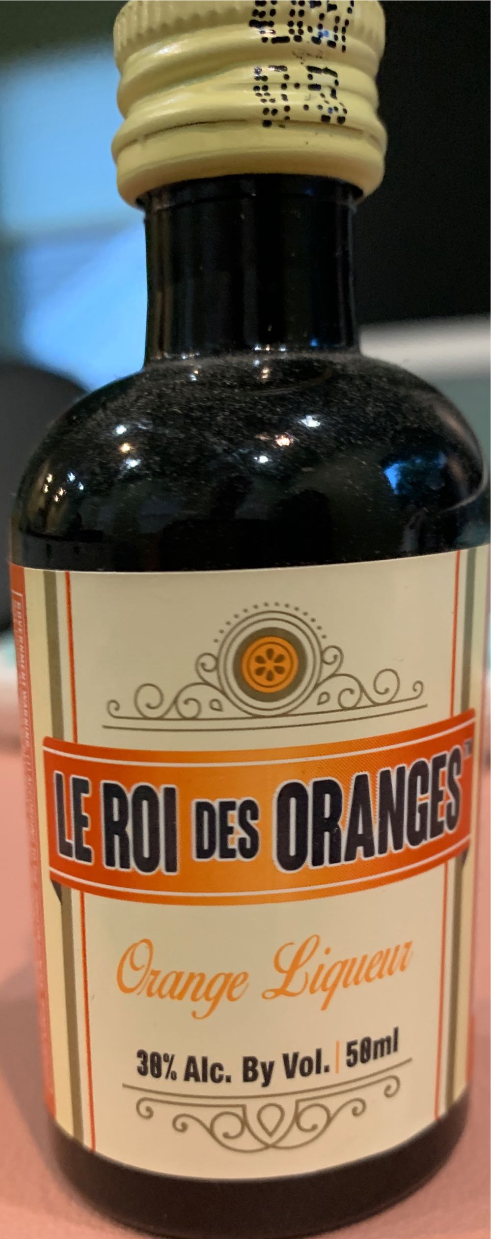 Le Roi Des Oranges Orange Liqueur - Toorank Distilleries (750 mL) alcohol collectible [Barcode 8712436109227] - Main Image 3