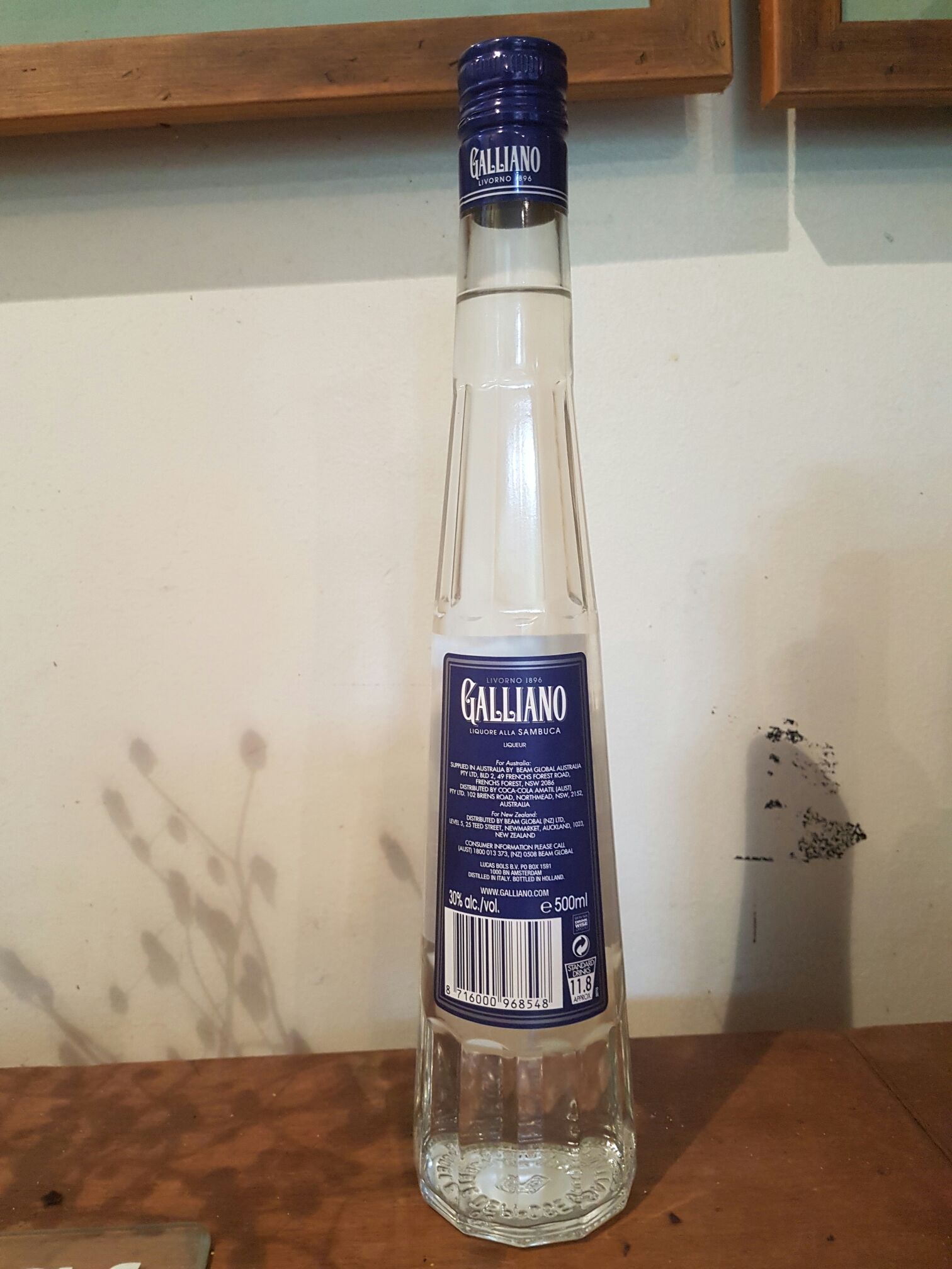 Galliano Liquore alla Sambuca - Galliano (500 mL) alcohol collectible [Barcode 8716000968548] - Main Image 2