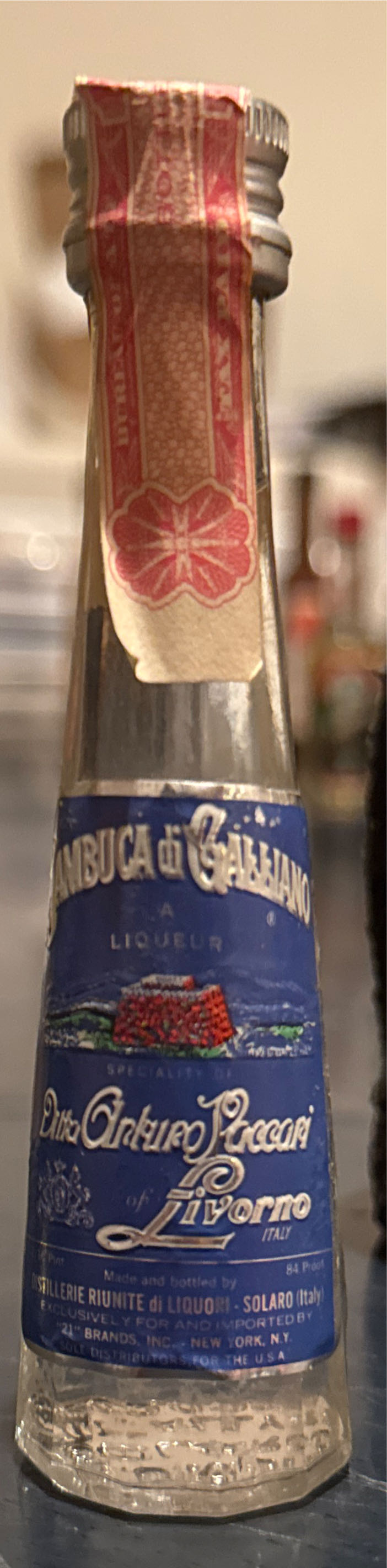 Galliano Liquore alla Sambuca - Galliano (500 mL) alcohol collectible [Barcode 8716000968548] - Main Image 3