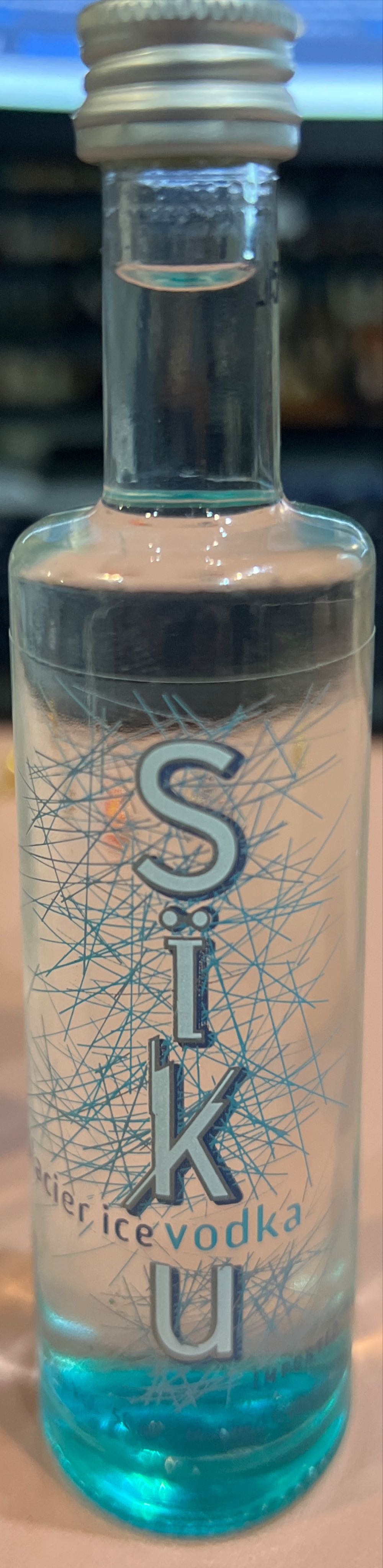 Sïku Glacier Ice - n/a alcohol collectible [Barcode 899512000017] - Main Image 2