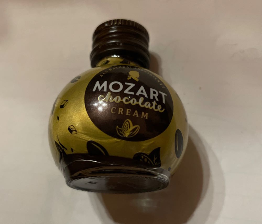 Mozart Chocolate Liqueur - Osterreichisches Erzeugnis (20 mL) alcohol collectible [Barcode 90131004] - Main Image 2