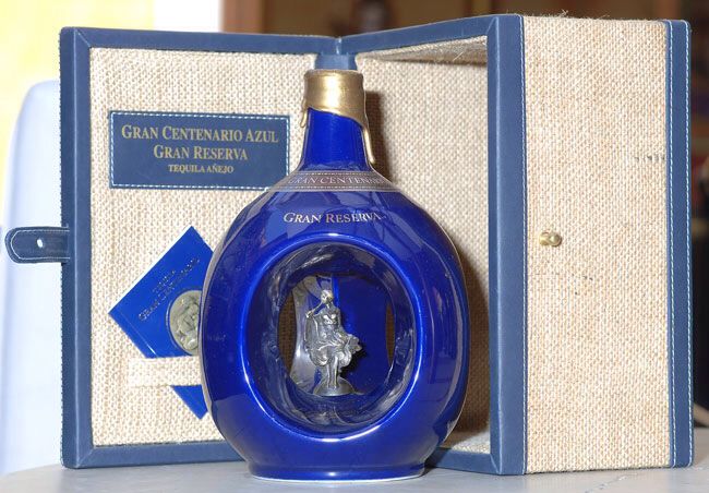 Gran Centenario Azul Anejo Gran Reserva - Ex Hacienda Los Camichines (750 mL) alcohol collectible - Main Image 2