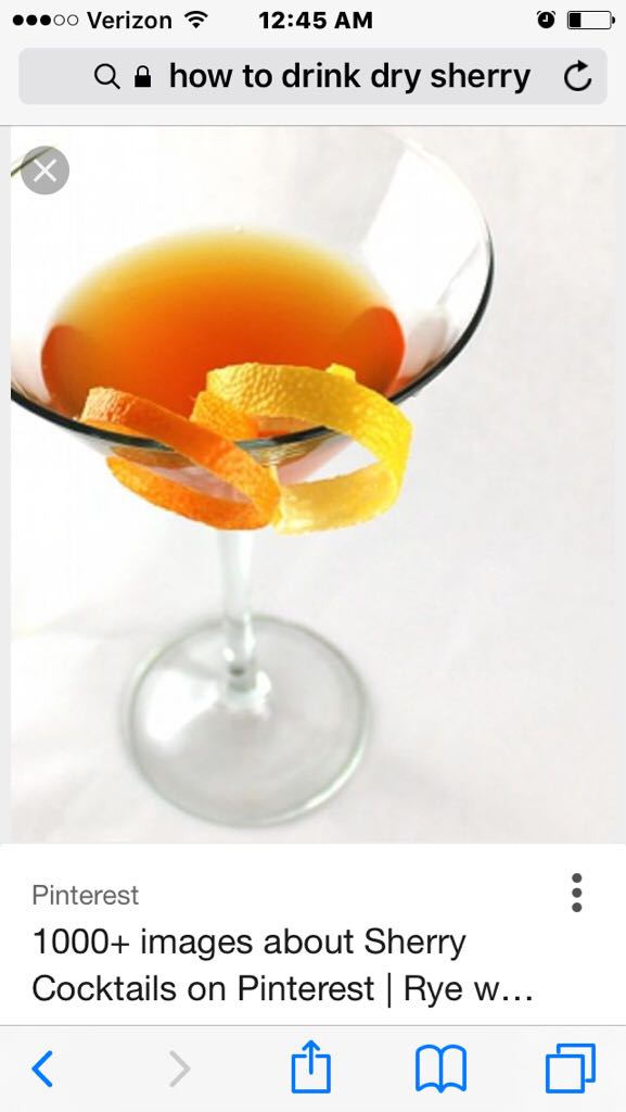 Dry Sack Sherry - Williams & Humbert (750 mL) alcohol collectible - Main Image 2