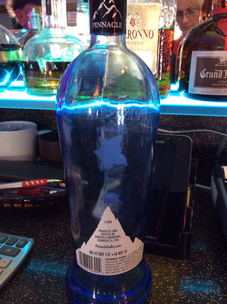 Pinnacle Blueberry - Pinnacle Vodka Co (1L) alcohol collectible - Main Image 2