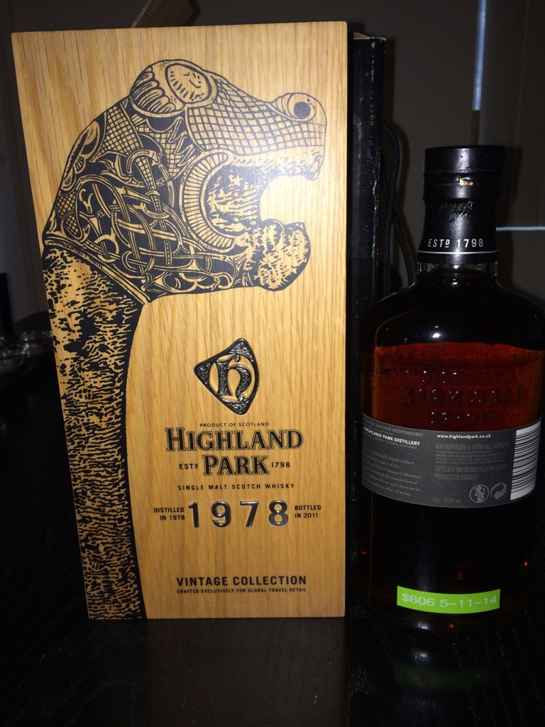 Highland Park 1978 - The Highland Park Distillery (700 mL) alcohol collectible - Main Image 2