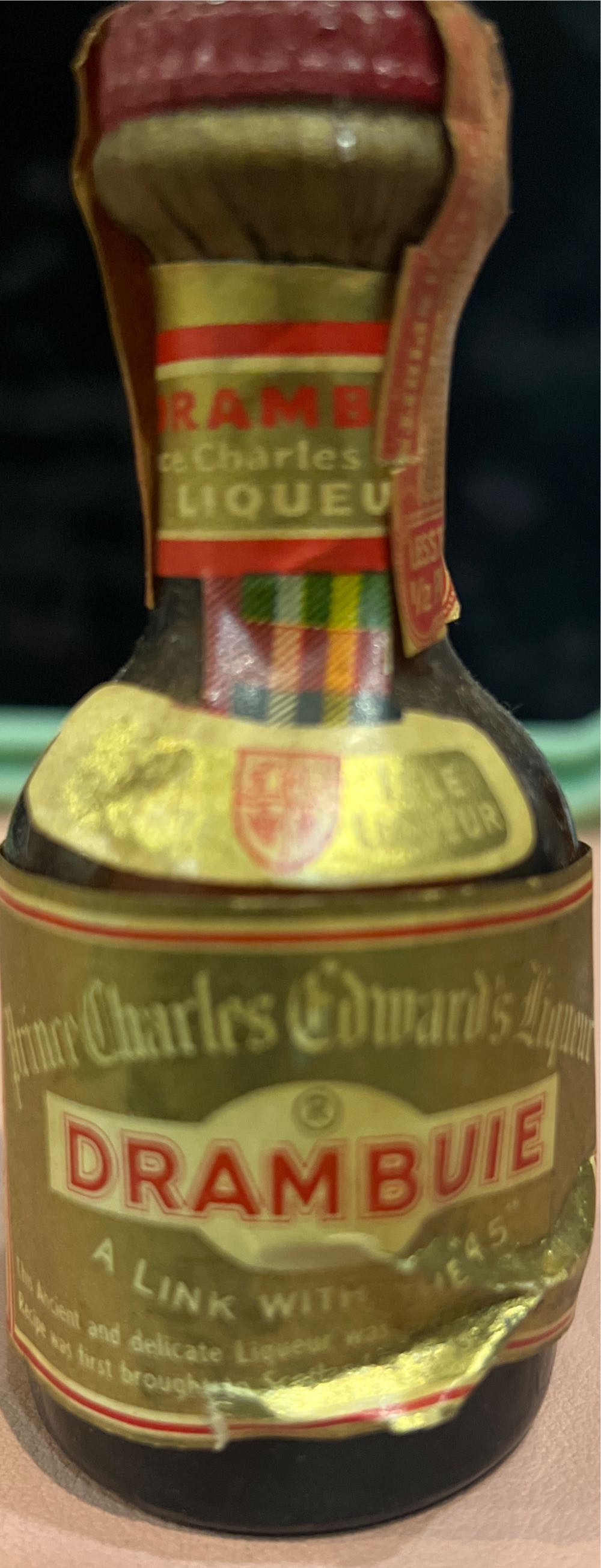 Drambuie - Drambuie Liqueur Company (50 mL) alcohol collectible - Main Image 4