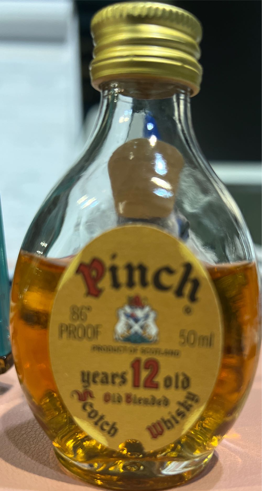 Pinch - Haig & Haig (750 mL) alcohol collectible - Main Image 4