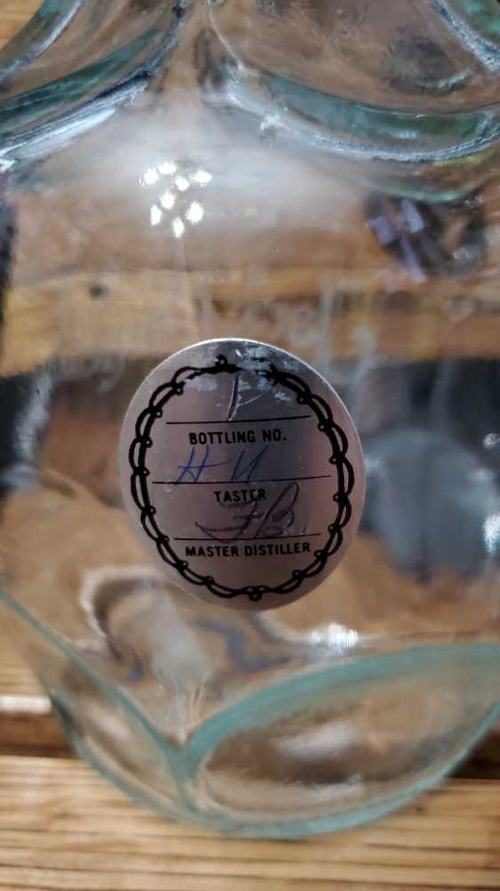 Belle of Lincoln decanter - Jack Daniel‘s Distillery (1.75 L) alcohol collectible - Main Image 2