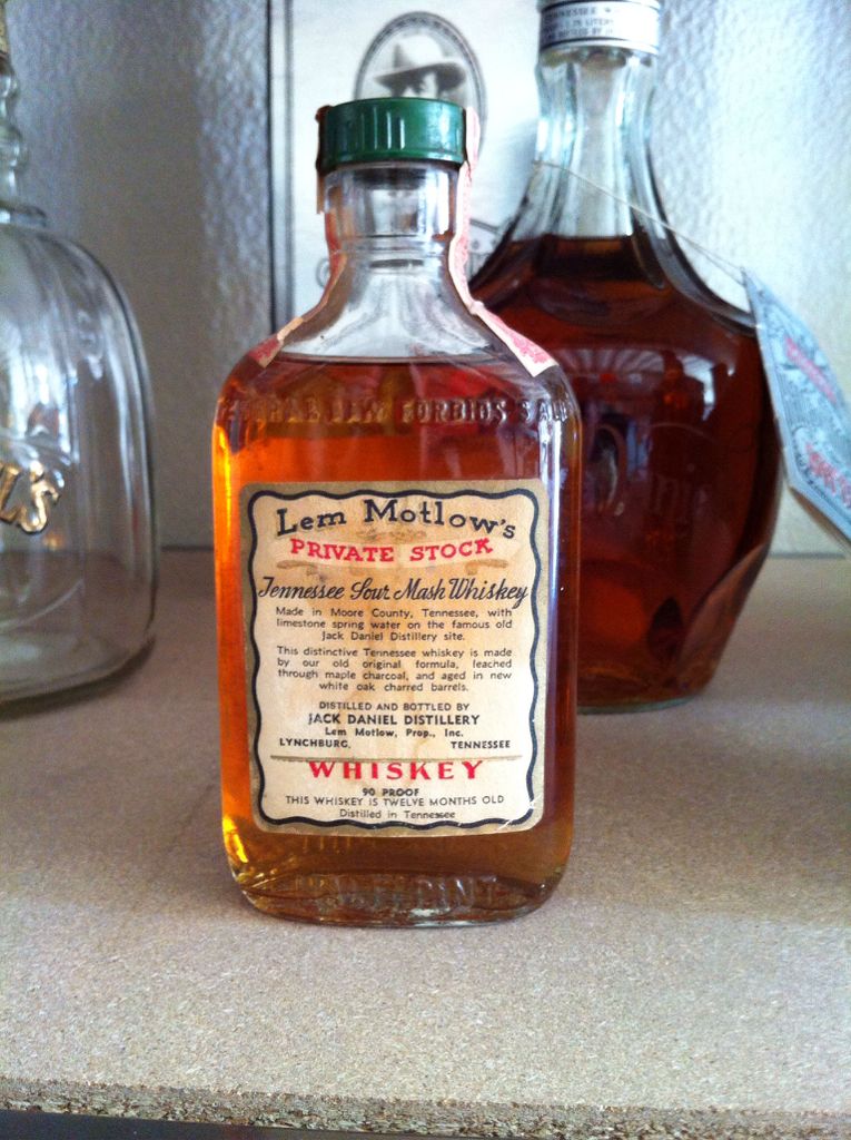 Lem Motlow Private Stock - Jack Daniel Distillery (1 L) alcohol collectible - Main Image 2