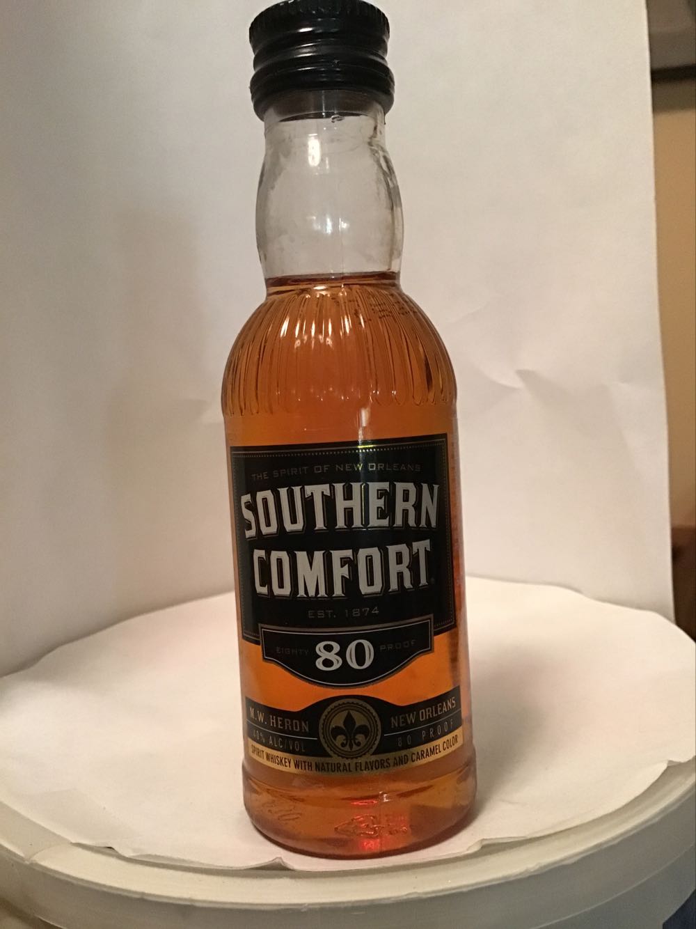 Southern Comfort & 80 & 100 & 35 - Southern Comfort Co. (50 mL) alcohol collectible - Main Image 2