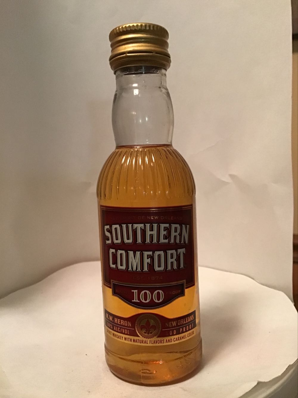 Southern Comfort & 80 & 100 & 35 - Southern Comfort Co. (50 mL) alcohol collectible - Main Image 3