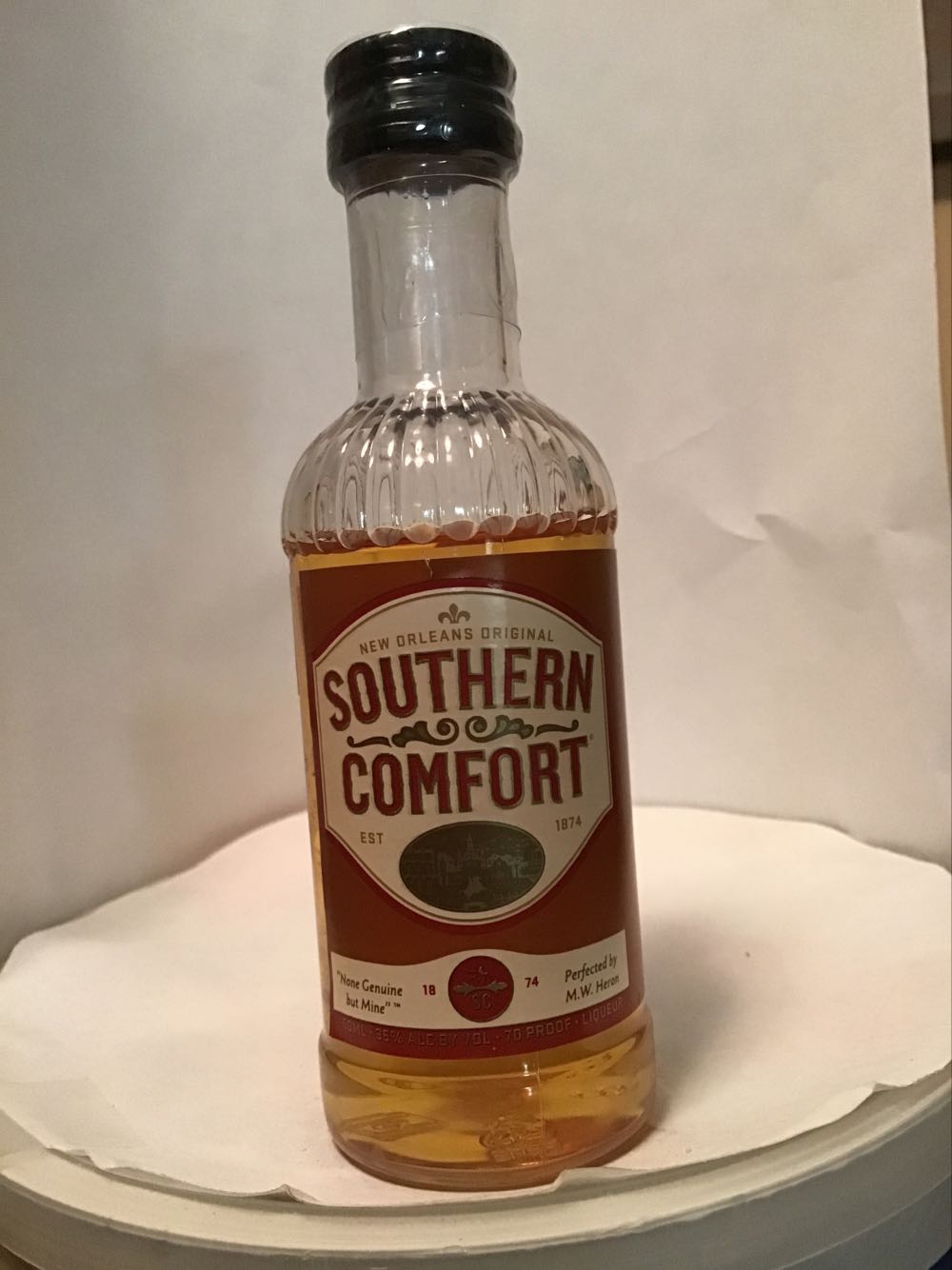Southern Comfort & 80 & 100 & 35 - Southern Comfort Co. (50 mL) alcohol collectible - Main Image 4