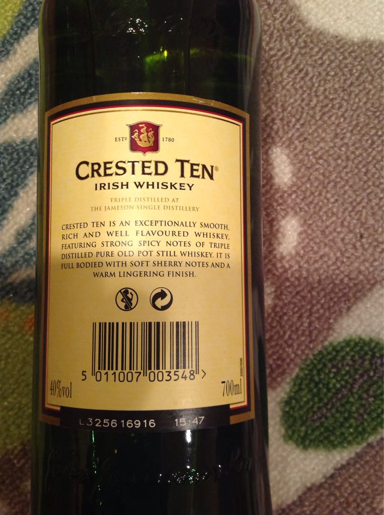 Crested Ten - John Jameson & Son alcohol collectible - Main Image 2