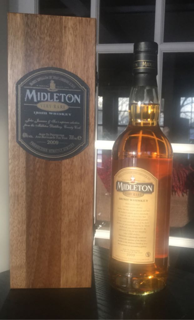 Midleton Very Rare 2009 - Midleton Distillery (70 mL) alcohol collectible - Main Image 2