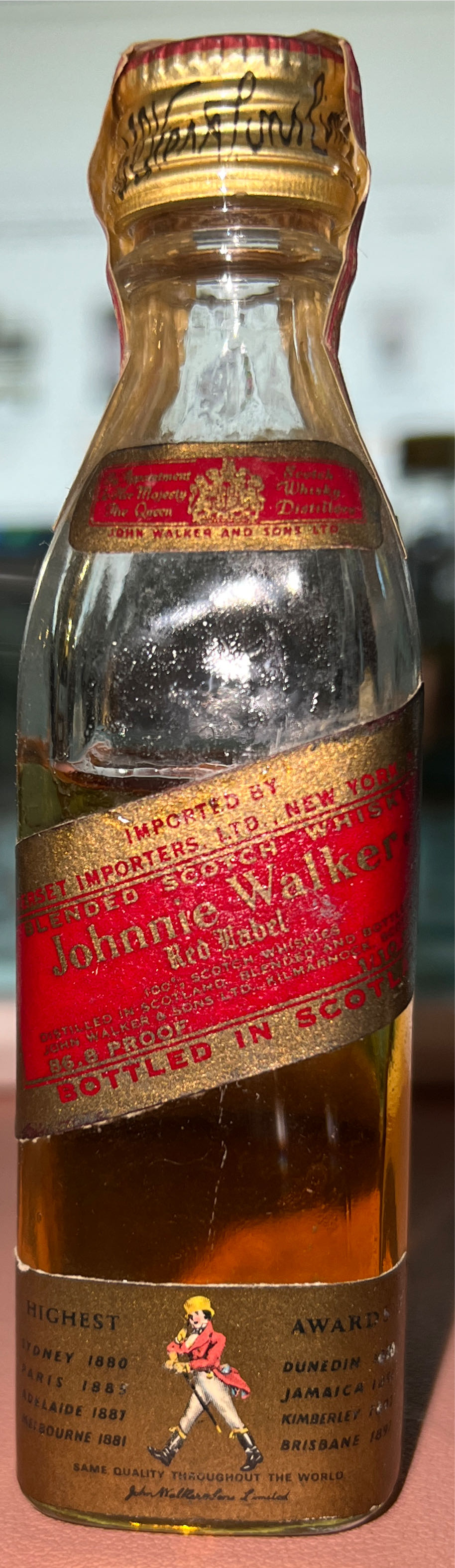 Johnny Walker Red Label Blended Scotch - ? (0,7L) alcohol collectible - Main Image 2