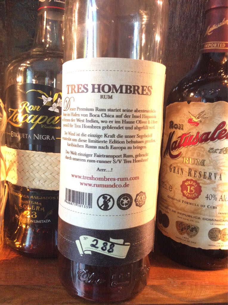 Tres Hombres Premium Rum 12Jahre - Tres Hombres (700 mL) alcohol collectible - Main Image 2