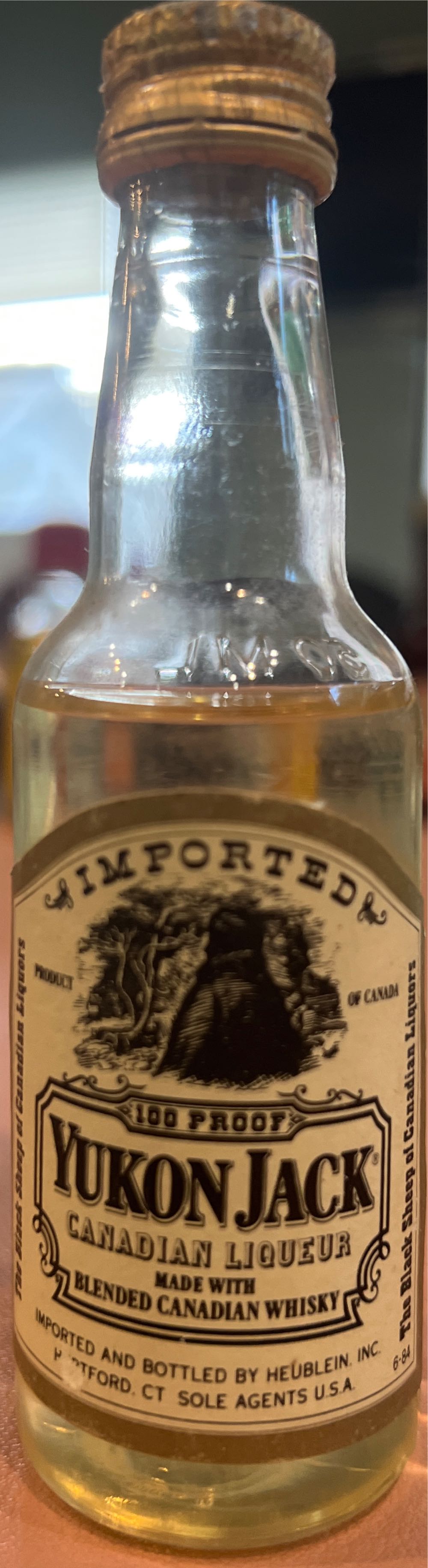 Yukon Jack - Heublein (375) alcohol collectible - Main Image 2