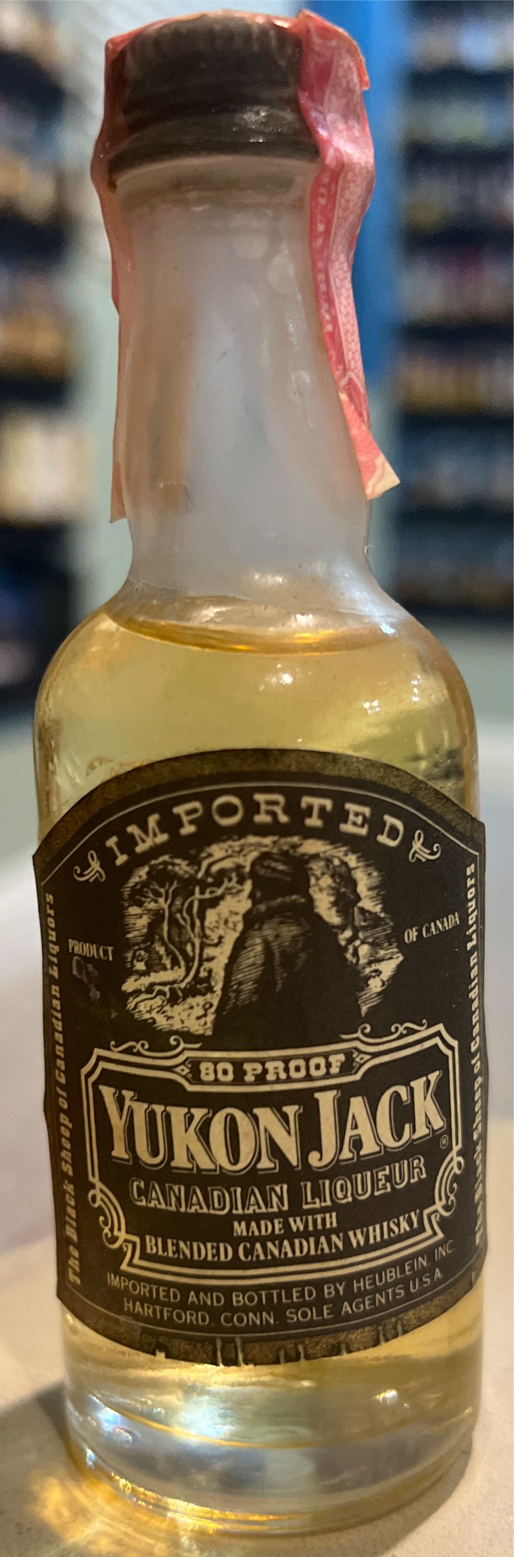 Yukon Jack - Heublein (375) alcohol collectible - Main Image 3