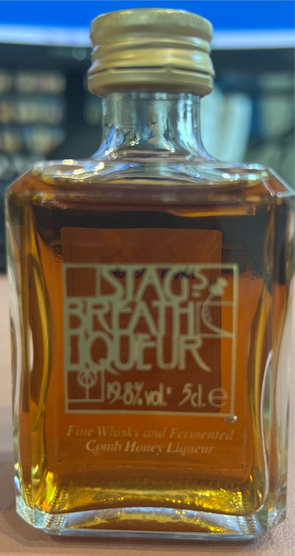 Stag’s Breath Liqueur - Meikles Of Scotland (50 mL) alcohol collectible - Main Image 3
