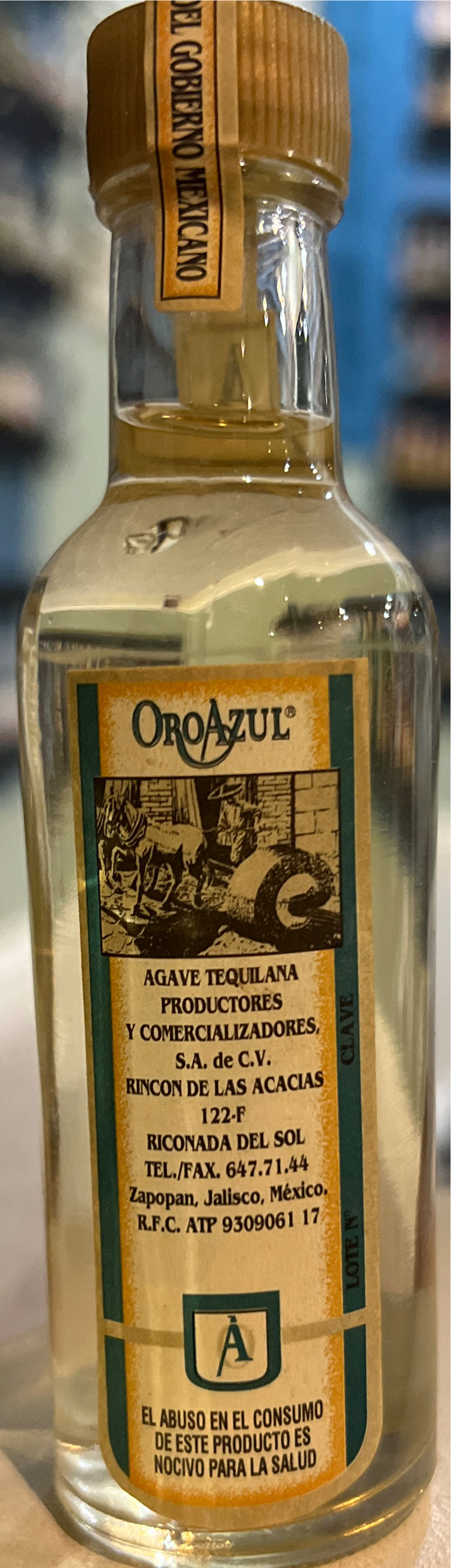 Oro Azul Reposado - Oro (750 mL) alcohol collectible - Main Image 2