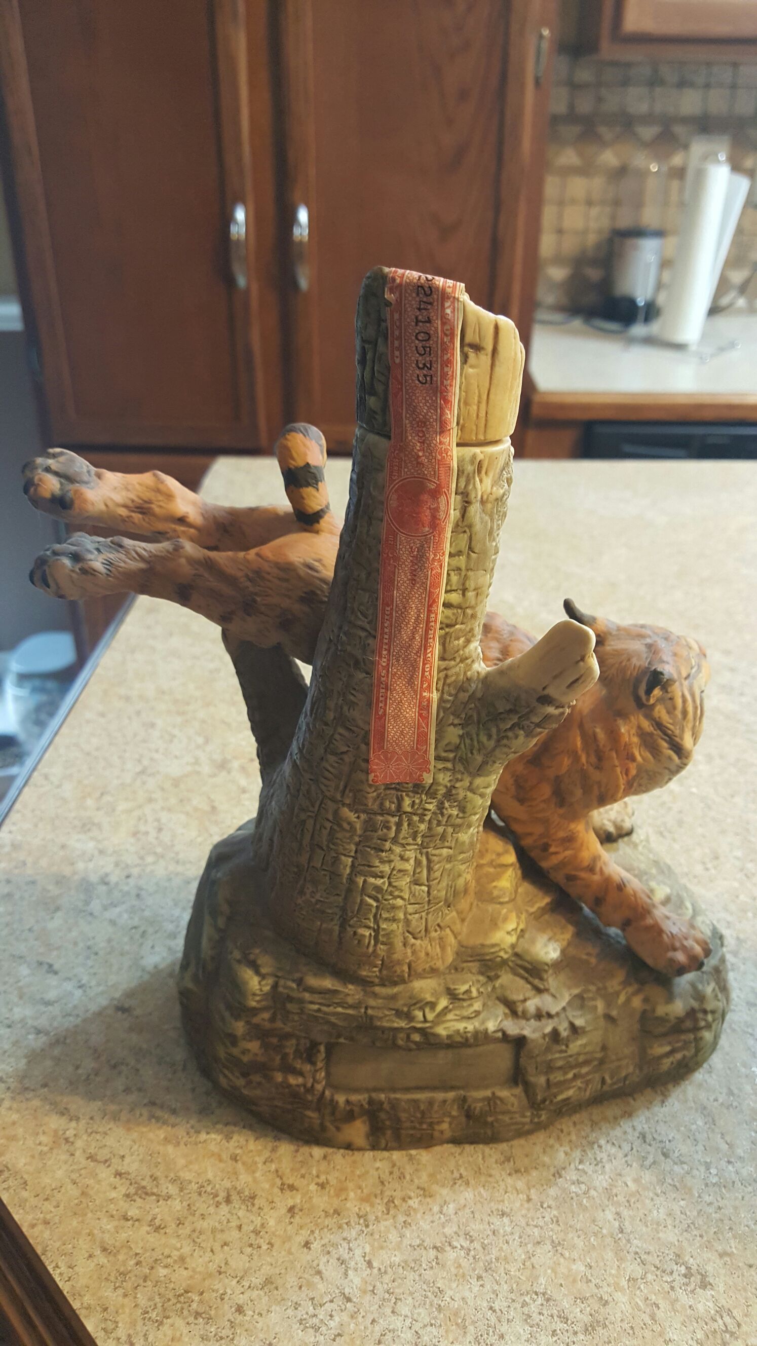 Kentucky - Unknown (4/5quart mL) alcohol collectible - Main Image 2