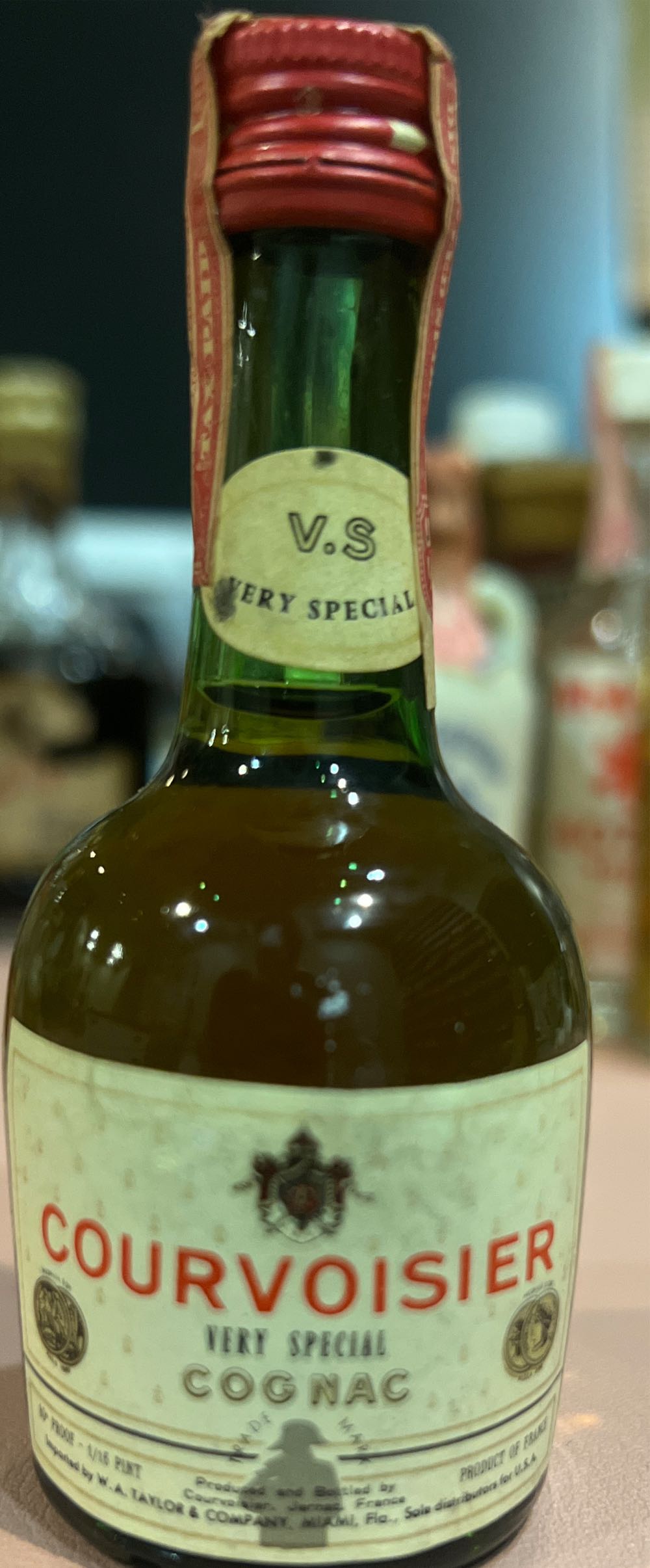 Courvoisier - Courvoisier 16200 Jornal, France (50 mL) alcohol collectible - Main Image 4