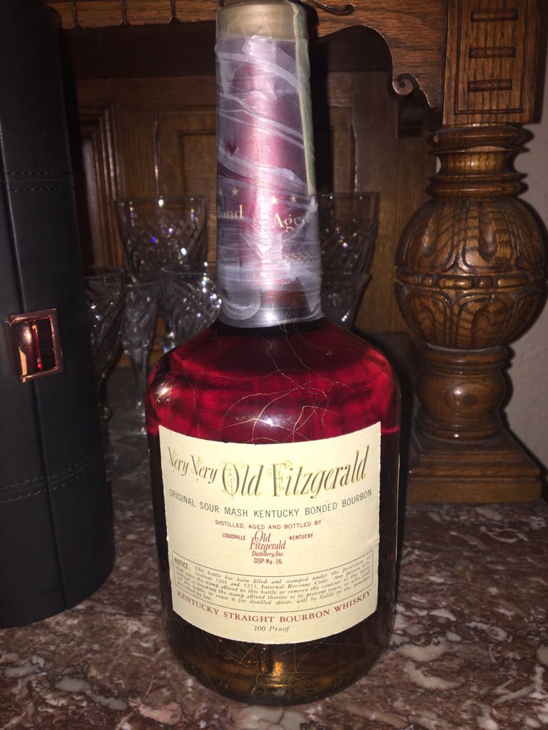 Very Very Old Fitzgerald 8Yr (Stitzel Weller) - Old Fitzgerald Distillery (750 mL) alcohol collectible - Main Image 2