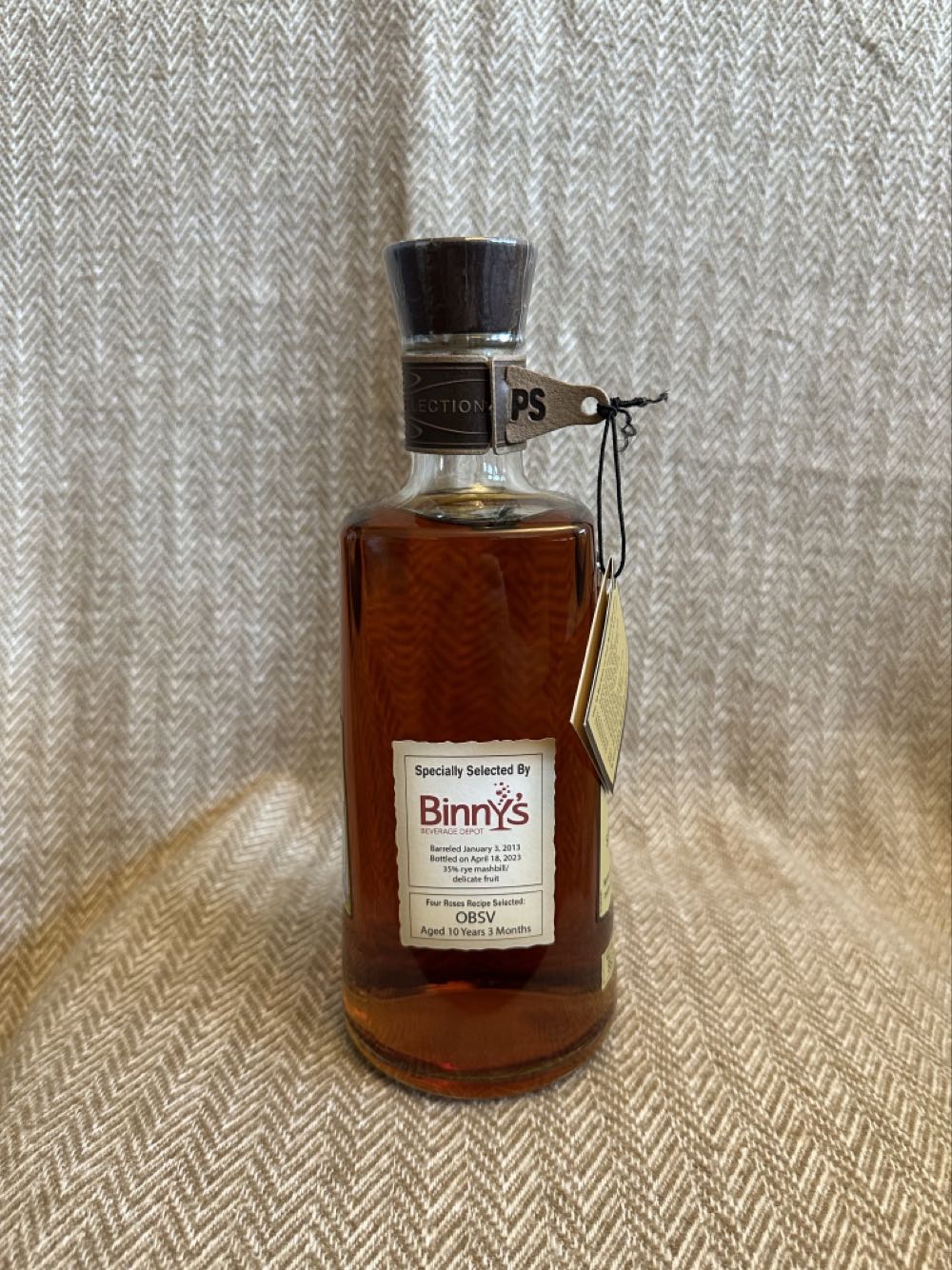 Four Roses Single Barrel (Barrel Strength - OBSV) - Four roses distillery (750 mL) alcohol collectible - Main Image 2