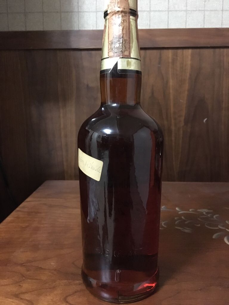 Henry McKenna 1974 6yr - H McKenna Distillery (750 mL) alcohol collectible - Main Image 2