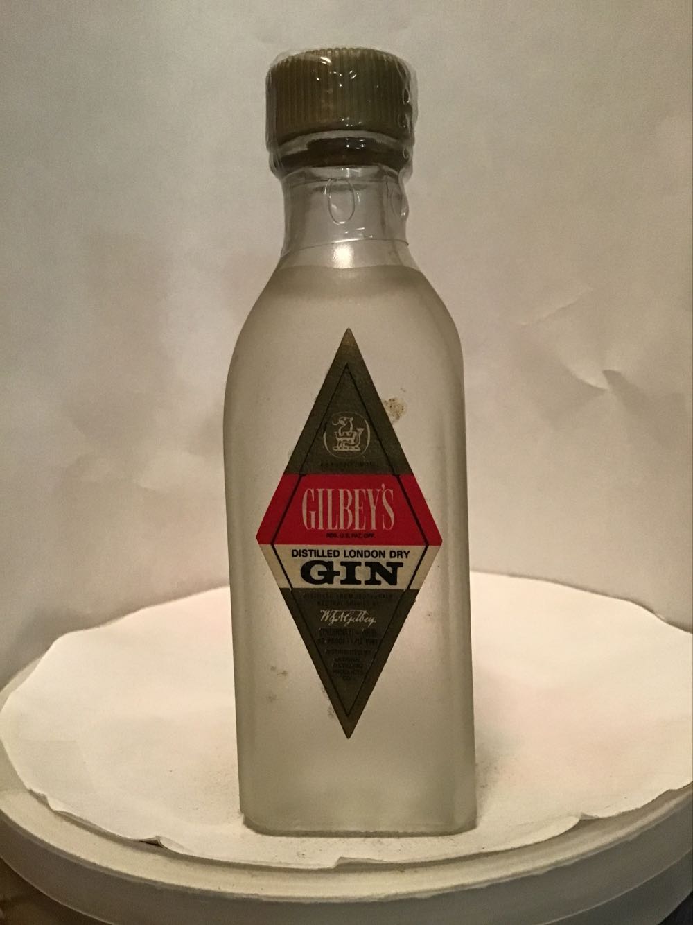 Gilbey’s Gin - W. & A. Gilbey (50 mL) alcohol collectible - Main Image 4