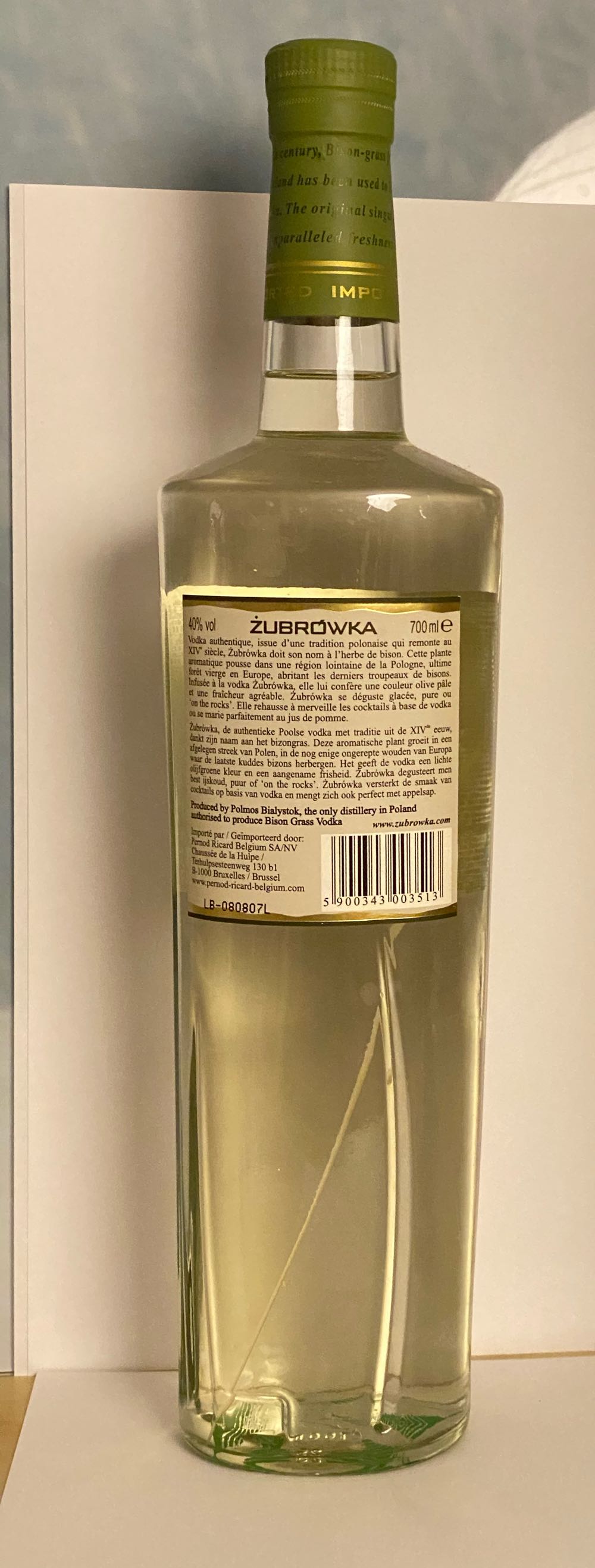Zubrowka Bison Grass Vodka - Polmos Bialystock SA (700 mL) alcohol collectible [Barcode 5900343003513] - Main Image 3