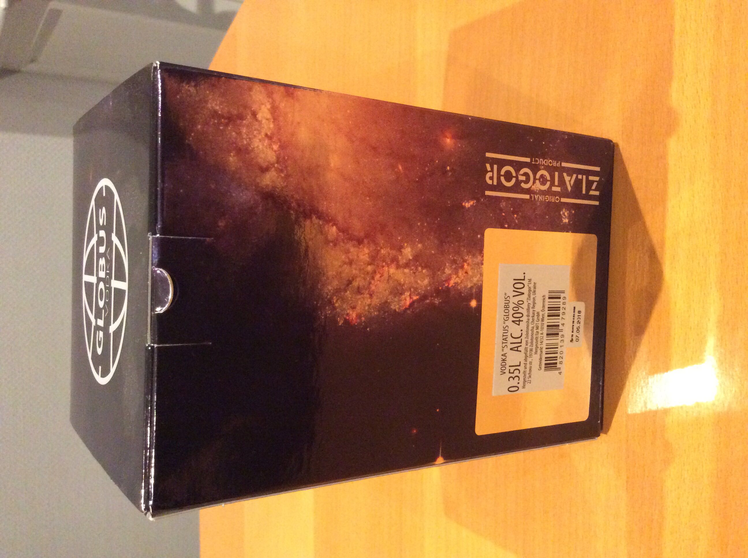 Globus Vodka 350ml 40% Ukraine - Zlatogor (350 mL) alcohol collectible [Barcode 4820139479289] - Main Image 2