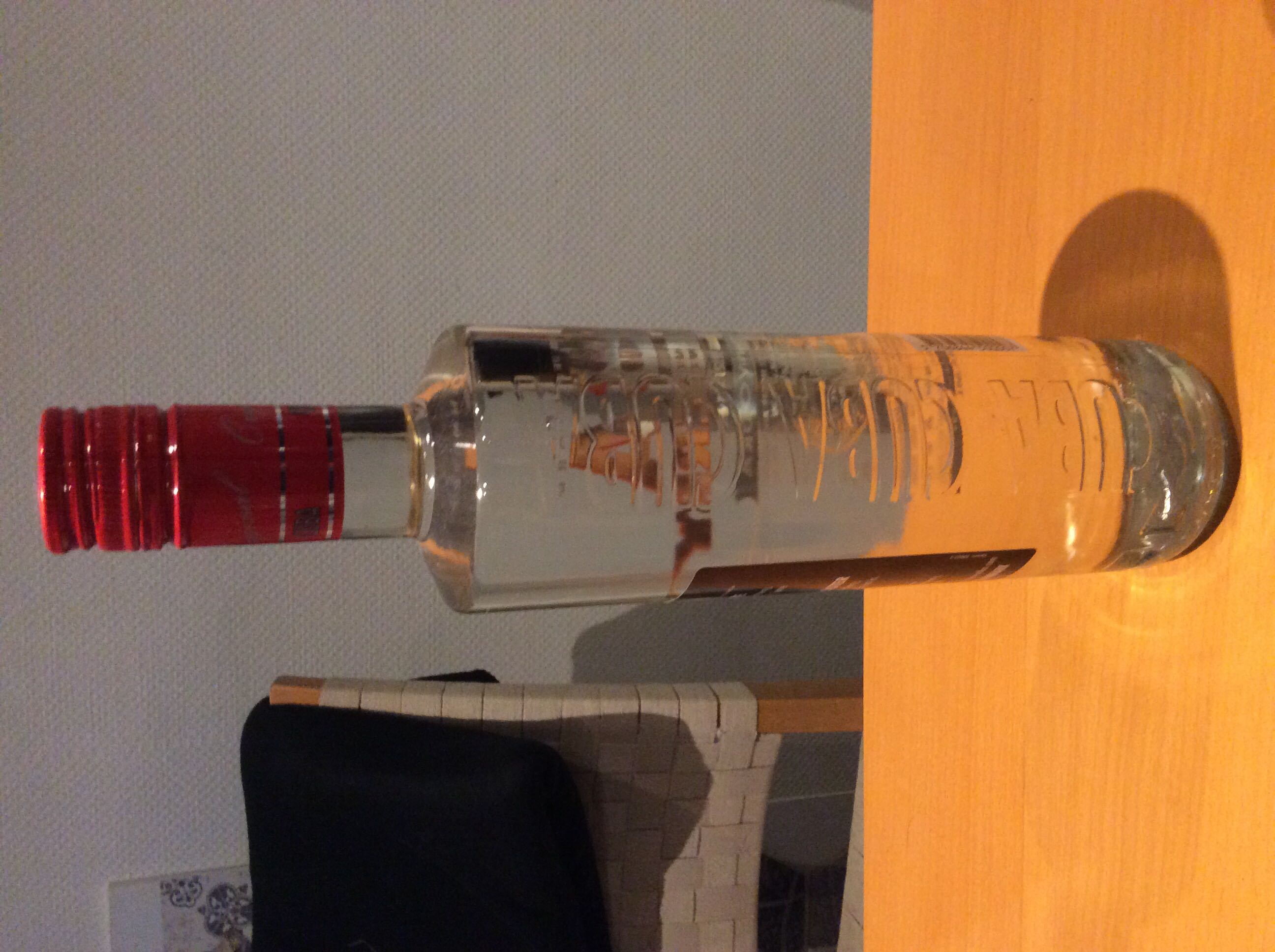 Cuba Strawberry Vodka 700ml 30% Danish - Spritfabrikken Danmark (700 mL) alcohol collectible [Barcode 5706844500007] - Main Image 2