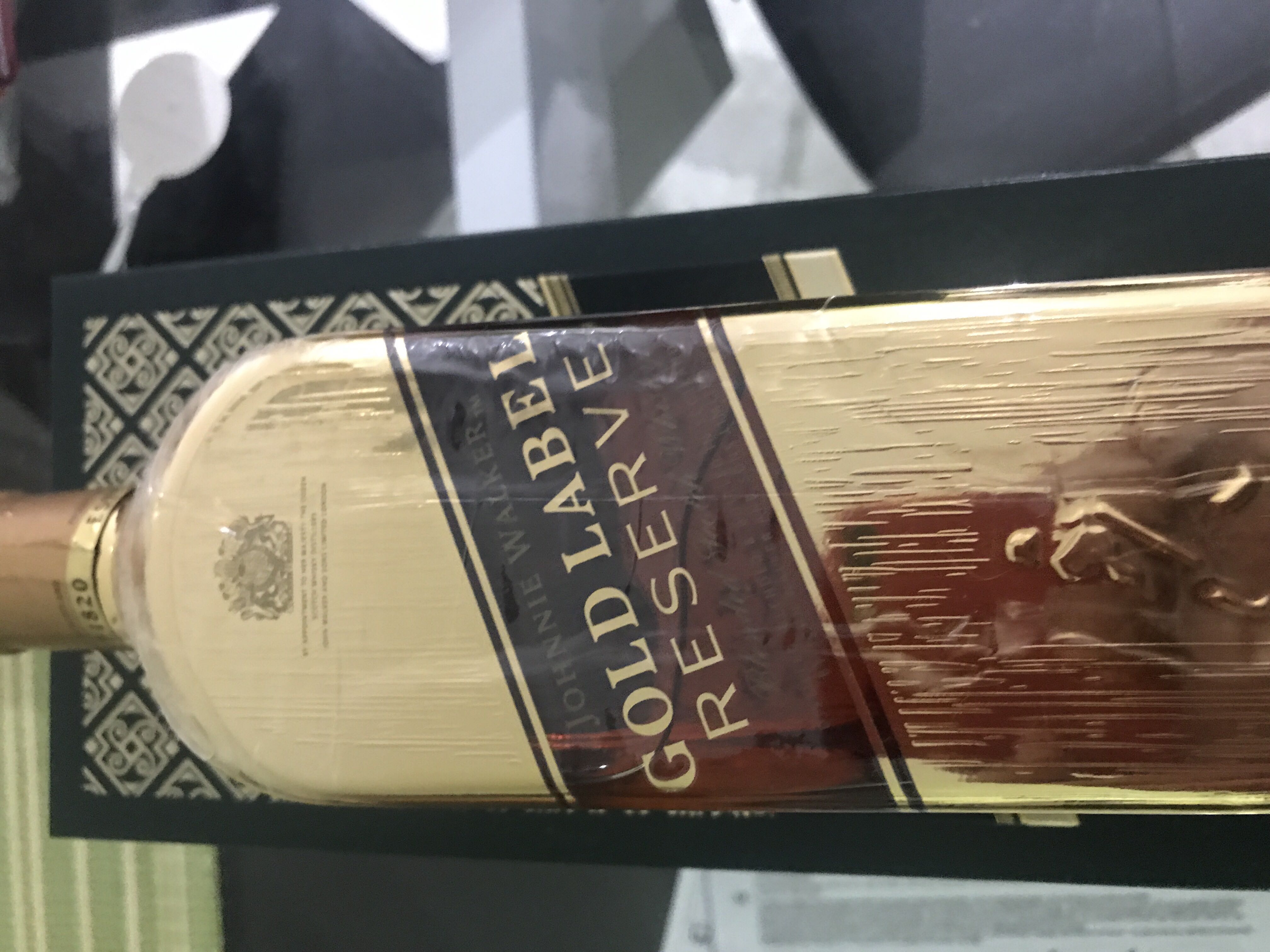 Gold Label Reserve Limited Edition  - Johnnie Walker & Sons (700 mL) alcohol collectible [Barcode 5000267131535] - Main Image 1